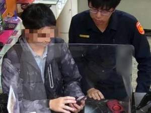 中壢警分局巡官機警攔阻詐騙，成功保住民眾200萬元血汗錢。