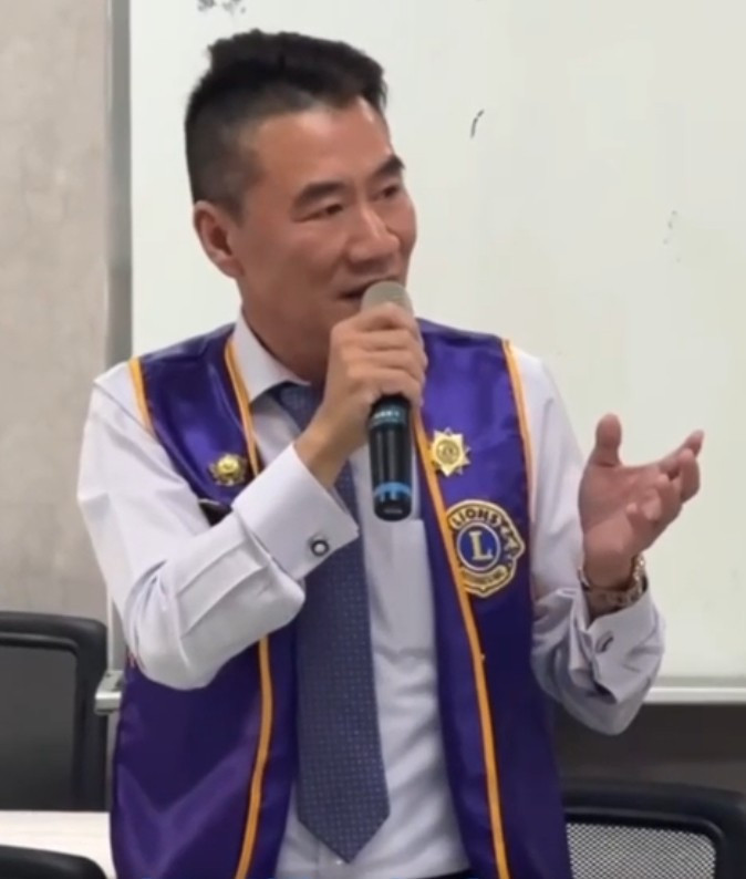 晨峰行銷執行長，深耕多年社會服務。