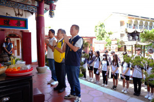 祈福儀式由集集鎮長吳大村擔任主祭官，帶領考生上香、獻供、恭讀祈福疏文，並行三鞠躬禮。