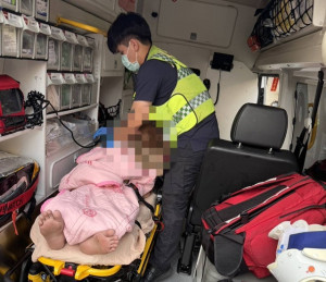 警員及時搶。林重鎣攝