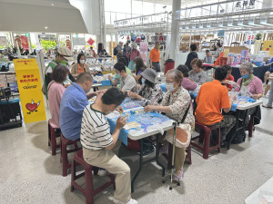艾草DIY親子體驗，邀請慢飛兒（身心障礙者）與家長一同走出家門。