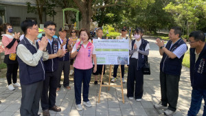 立委楊瓊瓔、市議員羅永珍辦理「潭雅神綠園道2K+200~3K+500建置人車分道工程」說明會。