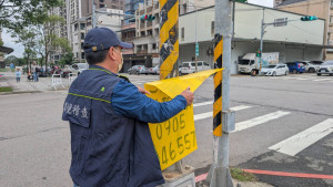 桃園市環保局近期啟動跨局處聯合執法專案，全面加強違規廣告查察與源頭管理。