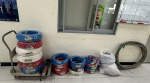 中壢戰警追查起獲大批電纜線及毒品。