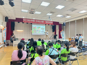 新楊平社大推動「社區就是教室、地方知識就是教材」的教育模式。