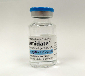 中樞神經鎮定劑依托咪酯（英文：Etomidate，俗稱：喪屍煙彈）。（圖／資料照片，圖源：Wikimedia Commons，圖片原作者：Mark Oniffrey）