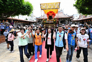雙龍首度會師鹿港，龍王祭揭開慶端陽序幕。圖／彰化縣政府提供