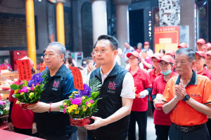 相傳清代乾隆年間地方居民發現天然石觀音聖像並奉祀膜拜。