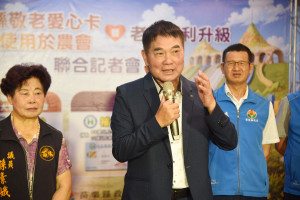 鍾東錦宣布三大老人福利政策　買在地、補健保、一次領將陸續到位
