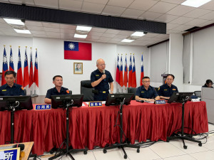副局長林富助特別提醒執勤同仁，執行取締及攔查勤務時務必注意自身安全。