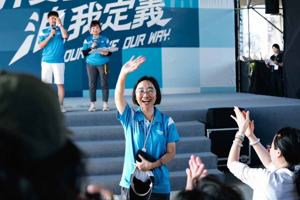 臺北市政府體育局局長游竹萍出席2026臺北國際龍舟錦標賽閉幕典禮,向參賽選手及隊伍致意,肯定全隊全力以赴之運動精神與精采表現,為賽事畫下圓滿句點。