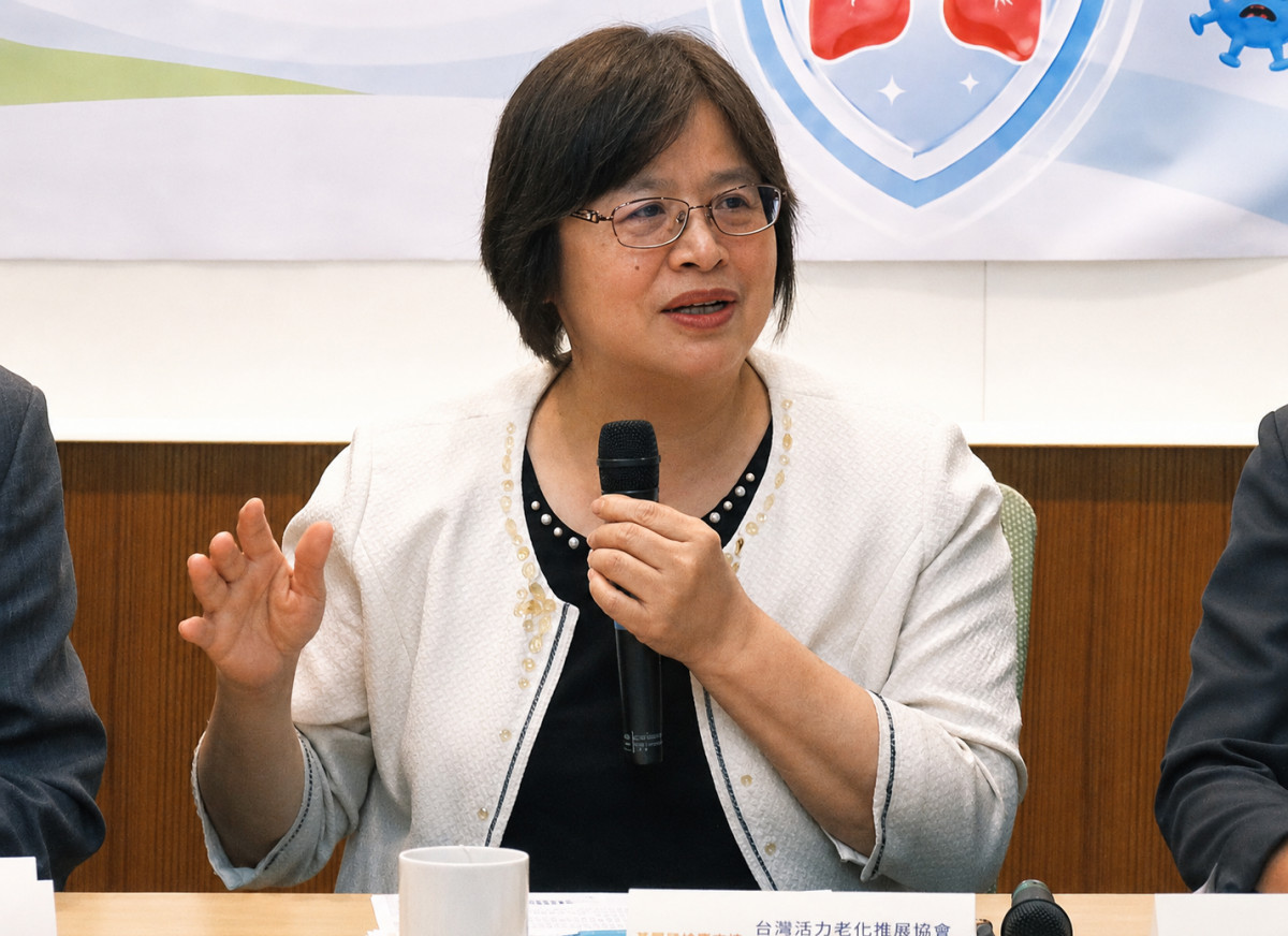 台灣活力老化協會吳玉琴理事長提醒,必須加強呼吸道感染輕症攔截、避免重症。