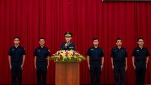 芳苑分局5位新任所長聯合布達，分局長期勉強化選舉維安、嚴打毒駕。圖／彰化縣警局提供