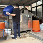 桃園市政府環保局率全國之先推出「商用廚餘機補助計畫」，以協助大型餐飲及團膳業者提前因應政策轉型。