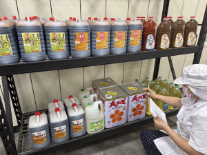 營養午餐團膳業者全面清查校園午餐用油。