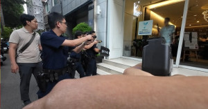 警方依法使用警械制止，並逮捕嫌疑人。