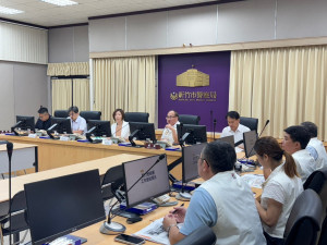 新竹地檢署檢察長柯宜汾率主任檢察官前往新竹市警察局，聽取查賄制暴工作整備情形。