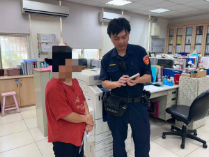 員警耐心勸說，及時識破假檢警詐騙手法，成功保住積蓄及相關證件。