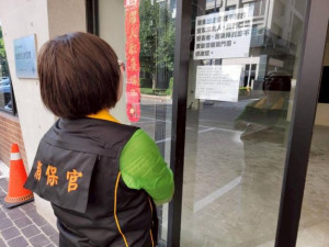 消服中心發現門市招牌已拆除、展間已清空，台北市消保官同日亦前往總公司稽查，也是人去樓空。