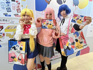 中友百貨舉辦孤獨搖滾展！吸引Coser 裝扮參觀。圖/中友百貨提供