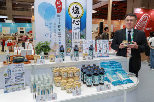 臺鹽公司董事長丁彥哲表示，臺鹽深耕製鹽產業逾七十年，持續回應現代飲食趨勢及市場需求，從傳統製鹽跨足機能鹽品、鹽滷、鹽麴等多元化產品，積極拓展天然調味版圖。