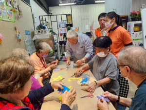 去年銀髮達人才藝體驗課程反應熱烈，今年徵選再啟動，邀請桃園長者展現所長、傳承智慧。