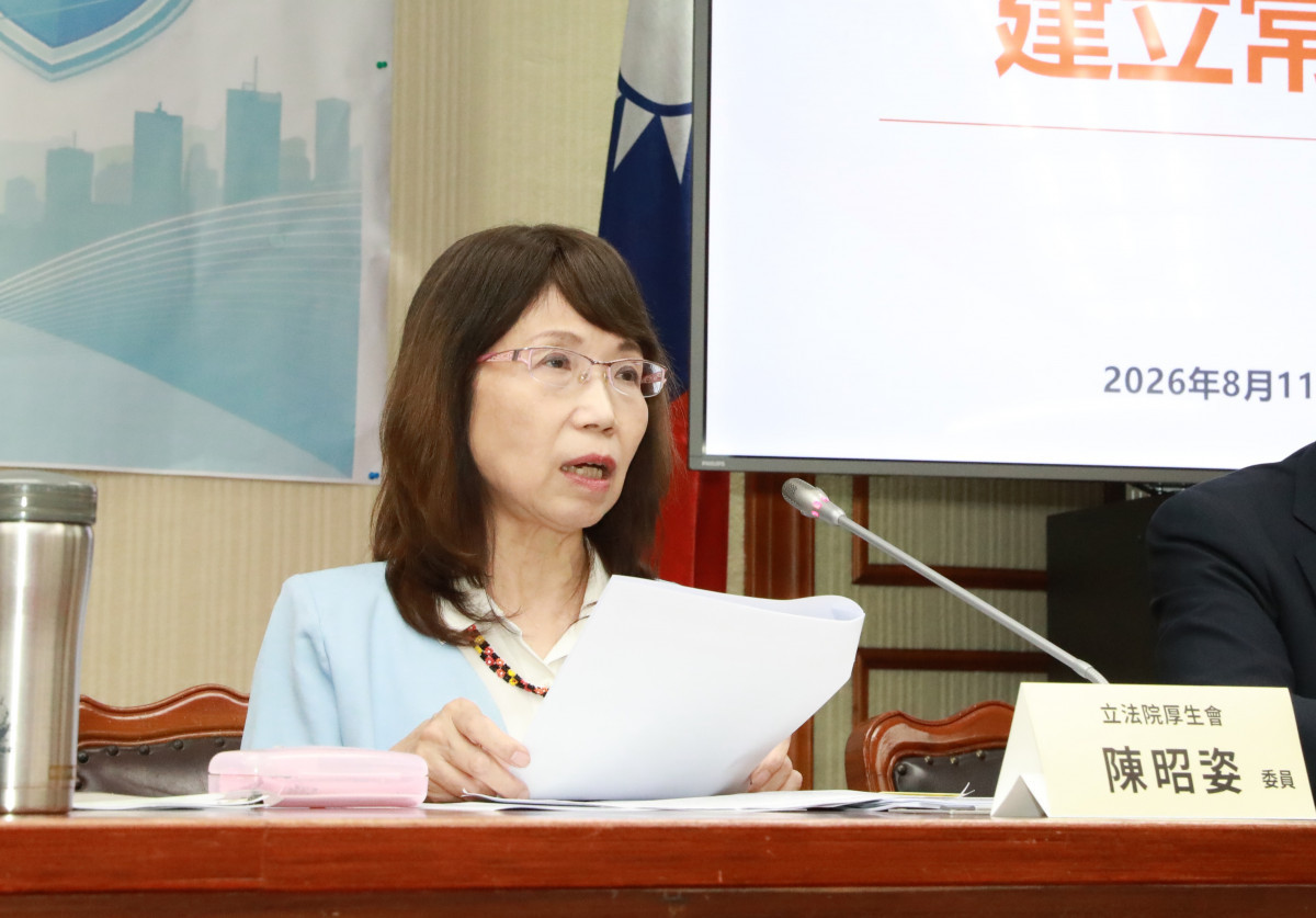 立法委員陳昭姿表示,若輕症與高風險但尚未惡化的病人都直接湧向醫院,恐影響急重症照護。