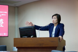 立委徐欣瑩關心新青安貸款年輕家庭的財務與金流風險狀況，以及住宅基金在貸款外可能對其他租金補貼、包租代管等政策產生排擠效應，要求內政部會同財政部、金管會制定「青安貸款一頁式風險揭露書」。