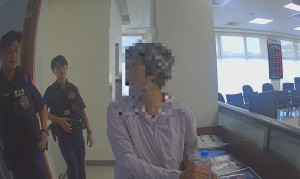 警方、銀行及家人共同勸阻下成功阻止保單解約，守住婦人辛苦累積的百萬元積蓄。