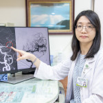 李媐雁醫師表示，游女士突發右側無力、口齒不清，確診左側大腦中動脈阻塞，團隊緊急施打血栓溶解劑並進行動脈取栓治療。圖／彰基提供