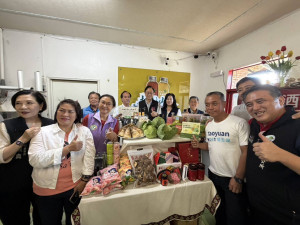 桃園市長張善政出席農業產銷班交流活動，與在地農友交流農業發展，推動產業輔導、技術提升及農民保障。