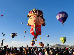 全球唯一台東天后宮媽祖造型熱氣球首度在台中升空展演(資料照片)