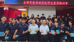烏日分局長謝博賢與實習生交流心得，勉勵從警首重安全。（圖/警方提供）