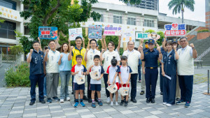 開學日竹市啟動「護童專案」，高虹安市長視察守護孩子安心通學路。