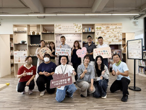 沙鹿深波分館、文光國小及弘光科大攜手辦「沙鹿樂陶陶」成果展。