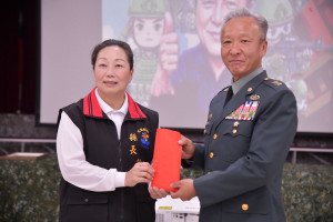 九三軍人節敬軍活動　徐榛蔚感謝國軍保家衛國
