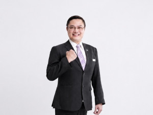 鄧力升日前宣布參選第13屆新北市仲介公會理事長，期許以30年房仲資歷、20年公會服務經驗，讓公會成為會員最有力的後盾（圖／鄧力升提供）
