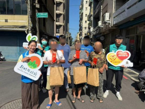 新竹縣政府攜手社福團體，走入街頭關懷街友。