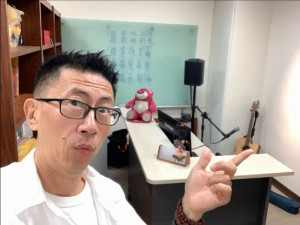 「優客李林」李驥到東海大學擔任創意總監，他認為這座校園本身就是一個難得的創作基地。因此第一站就選在東海最浪漫的「小王子玫瑰園」，規劃沉浸式短版音樂劇《星星從東海升起》。(圖/東海大學)