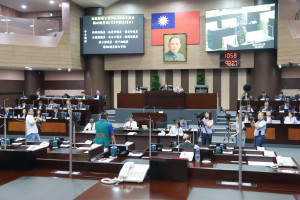 原鄉議員關心教育問題。（記者扶小萍攝）