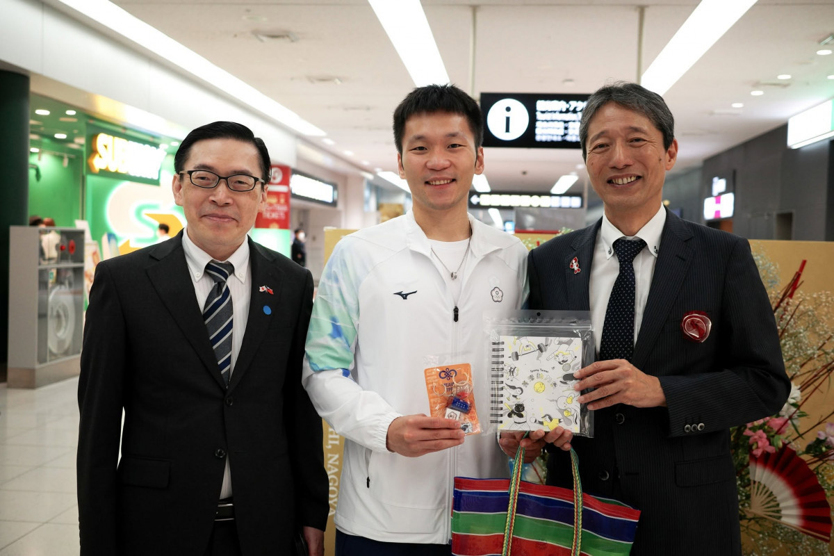 運動部長李洋（中）與日本愛知縣名古屋市副市長中田英雄（右）。（圖／資料照片，圖源：Facebook帳號運動部Ministry of Sports）
