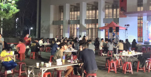 南開科大系學會舉辦中秋月下樂。（南開科大提供）