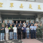 嘉義市議會今天率團前往嘉義空軍四聯隊致贈秋節慰問金。（圖／記者陳致愷攝影）