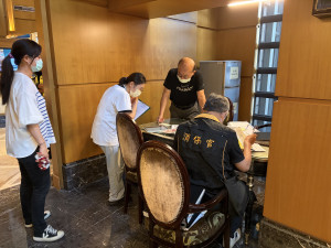 桃市府公布115年旅宿業查核結果及違規情形，維護旅客住宿安全及權益。（圖／桃園市政府提供）