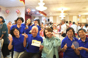 屏東縣115年度社區照顧關懷據點歲末志工感恩表揚活動　周春米感謝志工守護長輩