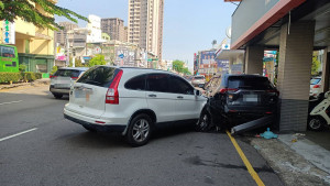 台中中清路連環車禍，板模工疑疲勞駕駛睡著肇事，棄車返家後中午遭逮。（圖/警方提供）