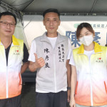 嘉義市西區大溪里里長候選人陳彥良團隊，競選背心僅印上代表「我愛大溪里」文字與圖案。（記者林甄選／攝影）