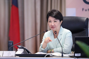 讓托育人員安心留任、爸媽放心打拚！盧市長宣布明年首推久任獎金 最高3.6萬元
