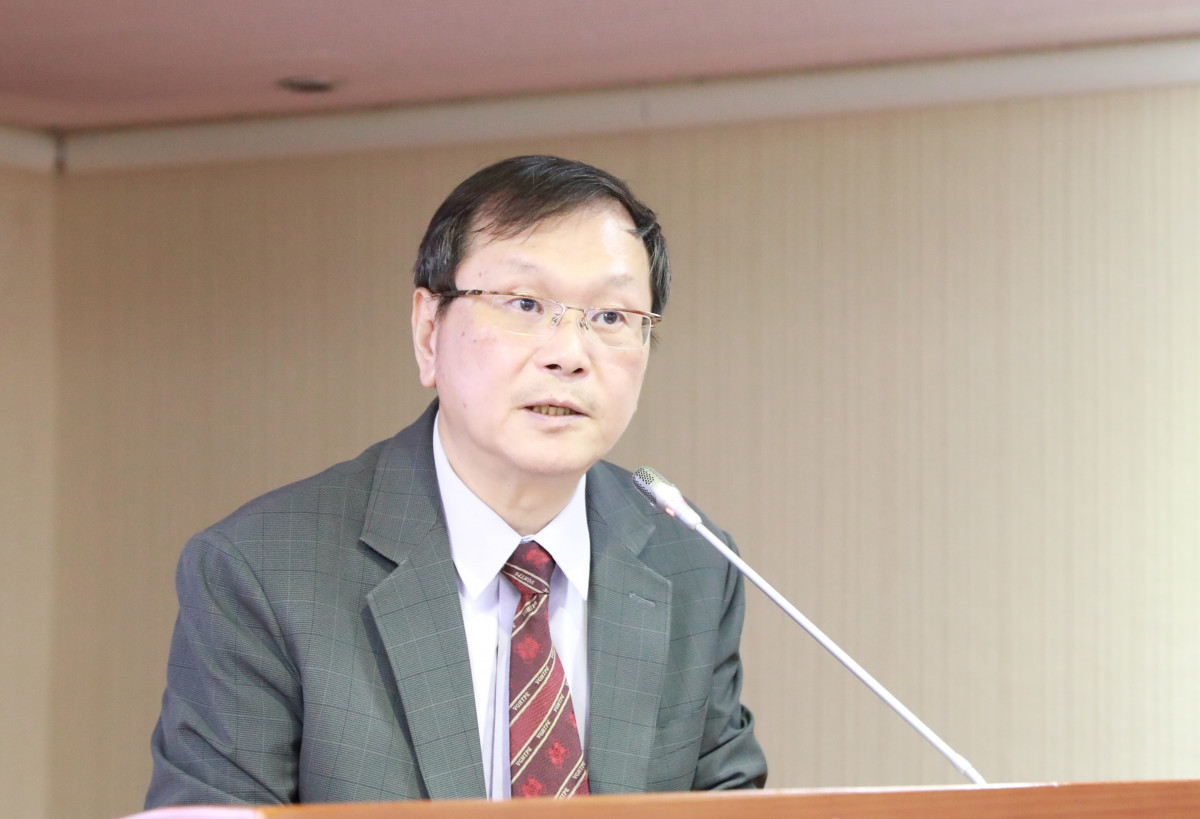 衛生福利部常務次長莊人祥表示，衛福部已啟動串聯B肝篩檢、追蹤與分級照護；用藥給付放寬案也已通過健保藥物共擬會議。