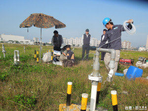 高雄市環保局於95年間公告該場址為土壤污染及地下水污染管制區，並監督業者展開改善工作。（圖／高雄市政府環保局提供）